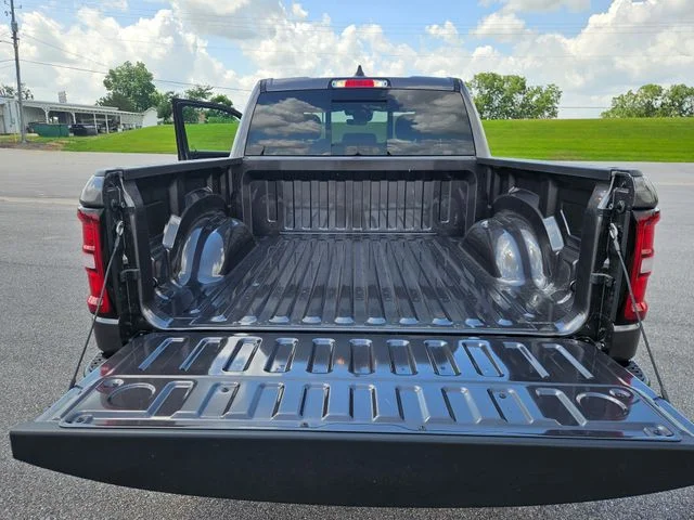 New 2026 Granite Crystal Metallic Clear-Coat Exterior Paint RAM Warlock image 23