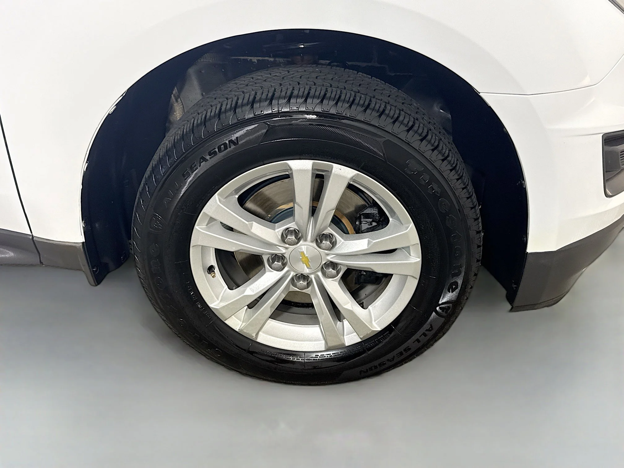 Used 2017 Summit White Chevrolet LS image 27