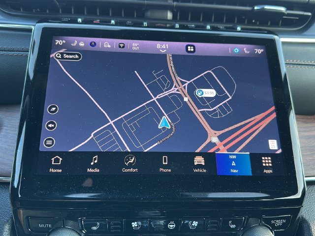 Used 2025  Jeep Summit image 25