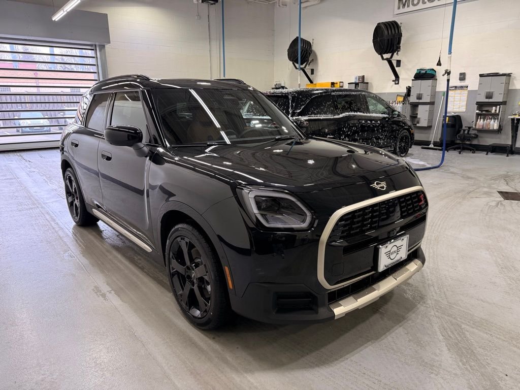 New 2026 Midnight Black II Metallic MINI  image 7