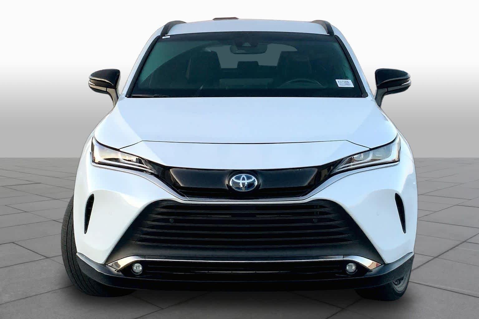 Used 2024 Wind Chill Pearl Toyota Nightshade image 4