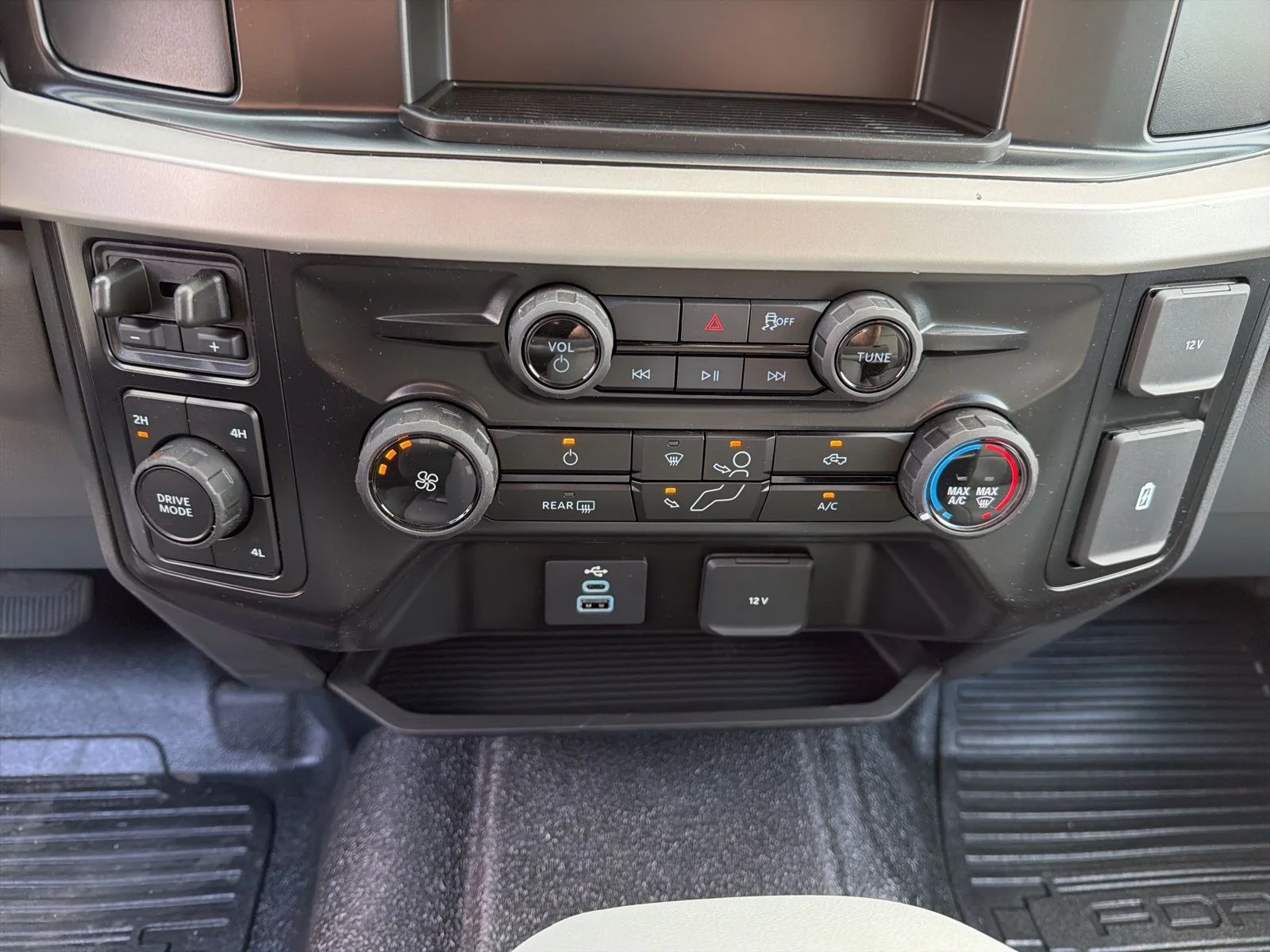 2026 Ford F-350 Super Duty Chassis Cab XL - Photo 14