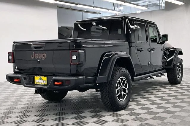 Used 2023 Black Clearcoat Jeep Mojave image 14