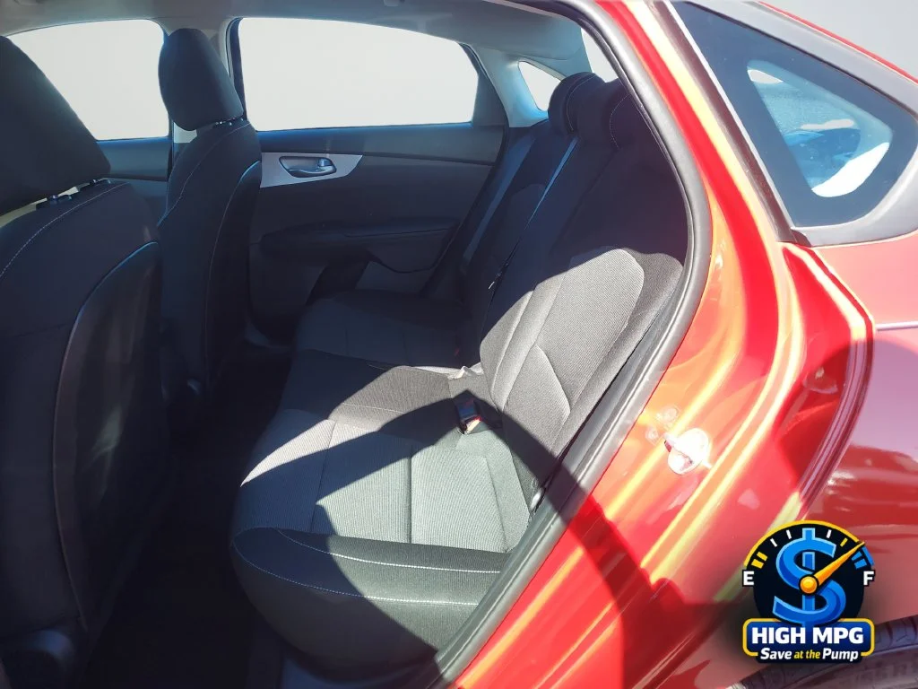 Used 2023 Red Kia LXS image 29