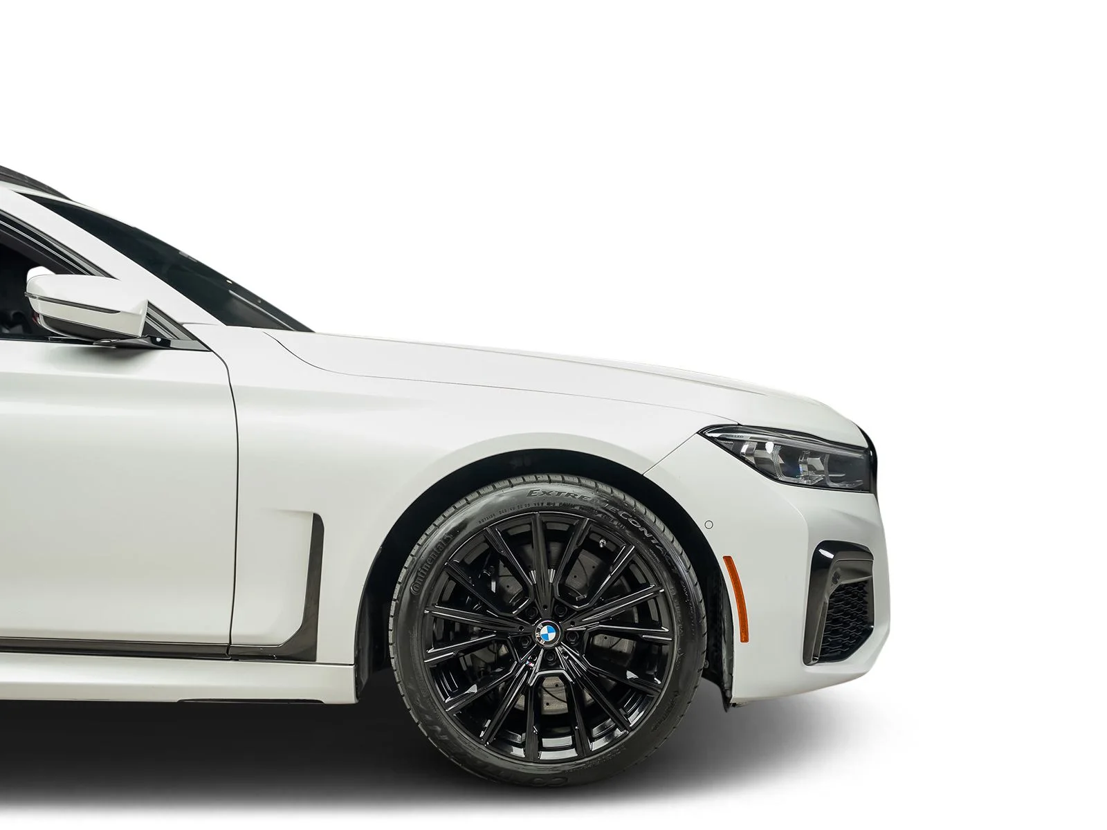 Used 2021 White BMW 750i xDrive image 28