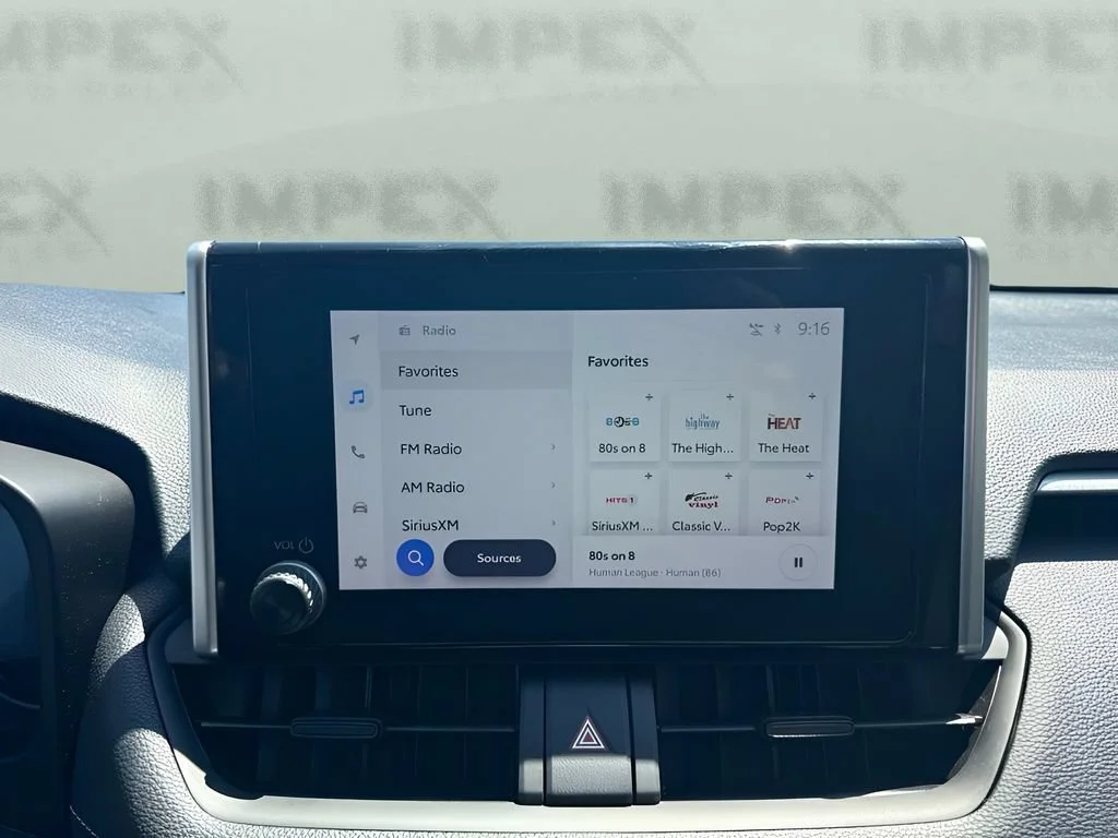 Used 2024  Toyota XLE image 19