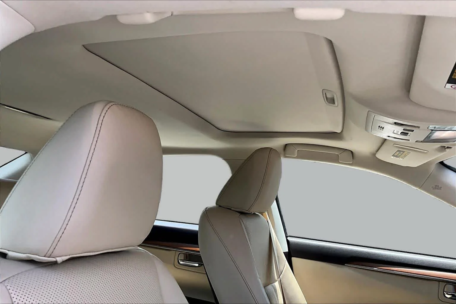 Used 2018 Eminent White Pearl Lexus  image 13