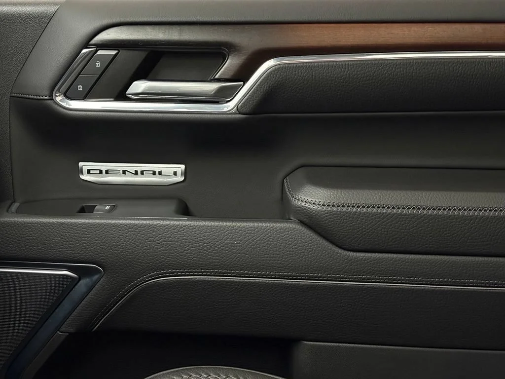 Used 2024 Onyx Black GMC Denali image 42