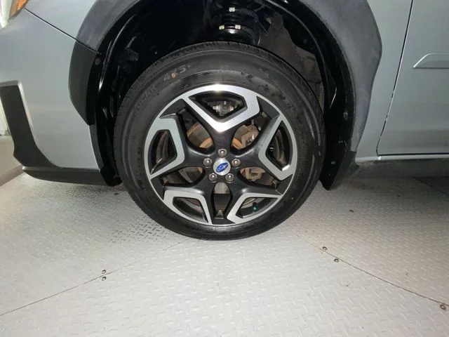 Used 2018 Silver Subaru 2.0i Limited image 10