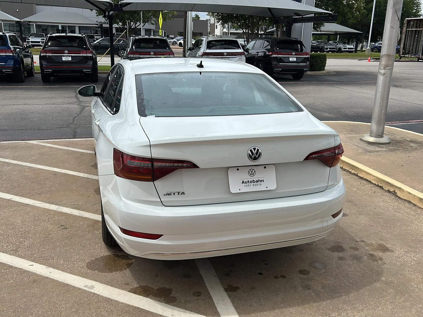 Used 2019 Pure White Volkswagen SE image 6