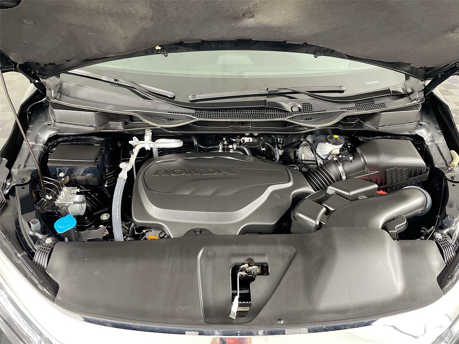 Used 2024 Crystal Black Pearl Honda Touring image 38
