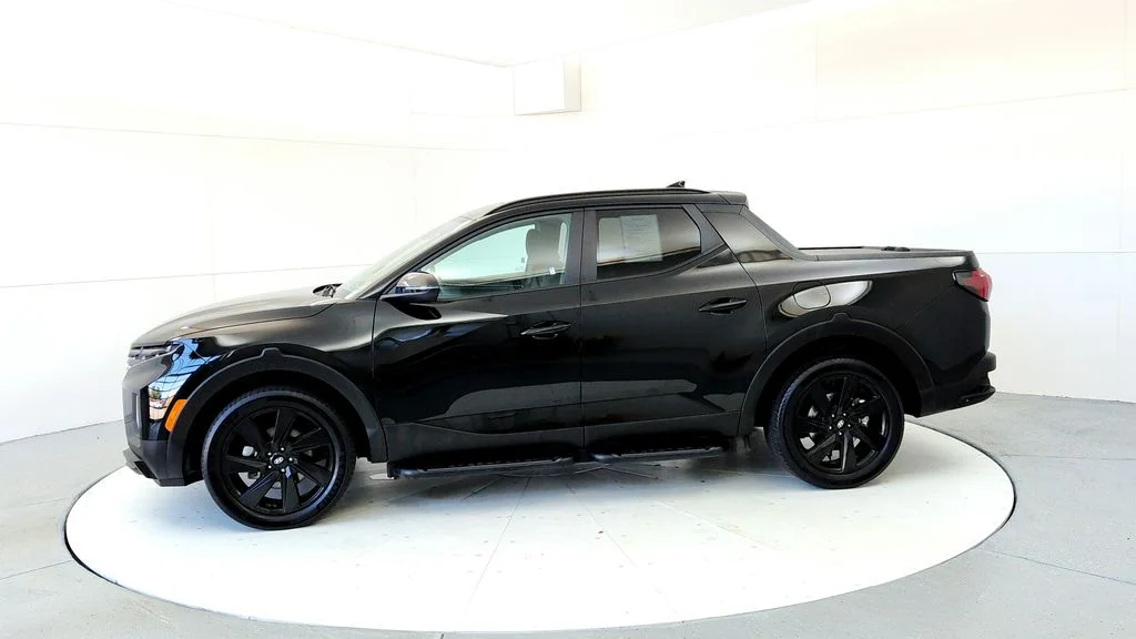 Used 2023 Black Hyundai NIGHT image 3