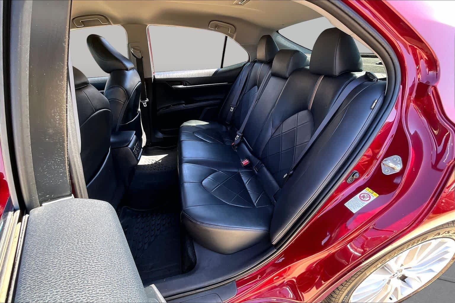 Used 2018 Ruby Flare Pearl Toyota XLE image 17