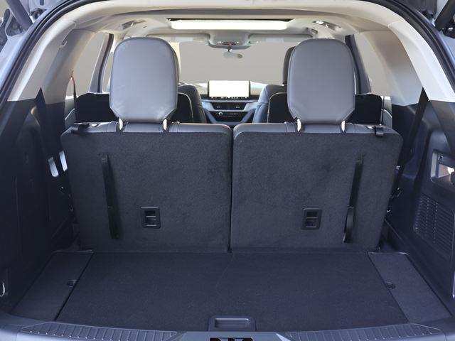 Used 2025 White Metallic Ford Active image 19