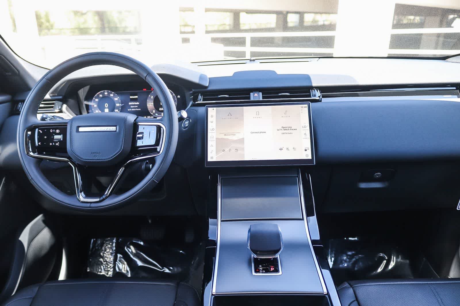 New 2026 Santorini Black Land Rover S image 12