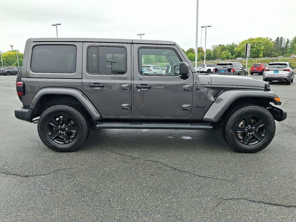 Used 2022 Gray Jeep Unlimited Sahara Altitude image 8