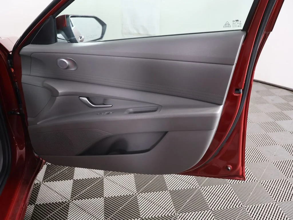 Used 2023 Red Hyundai SEL image 22