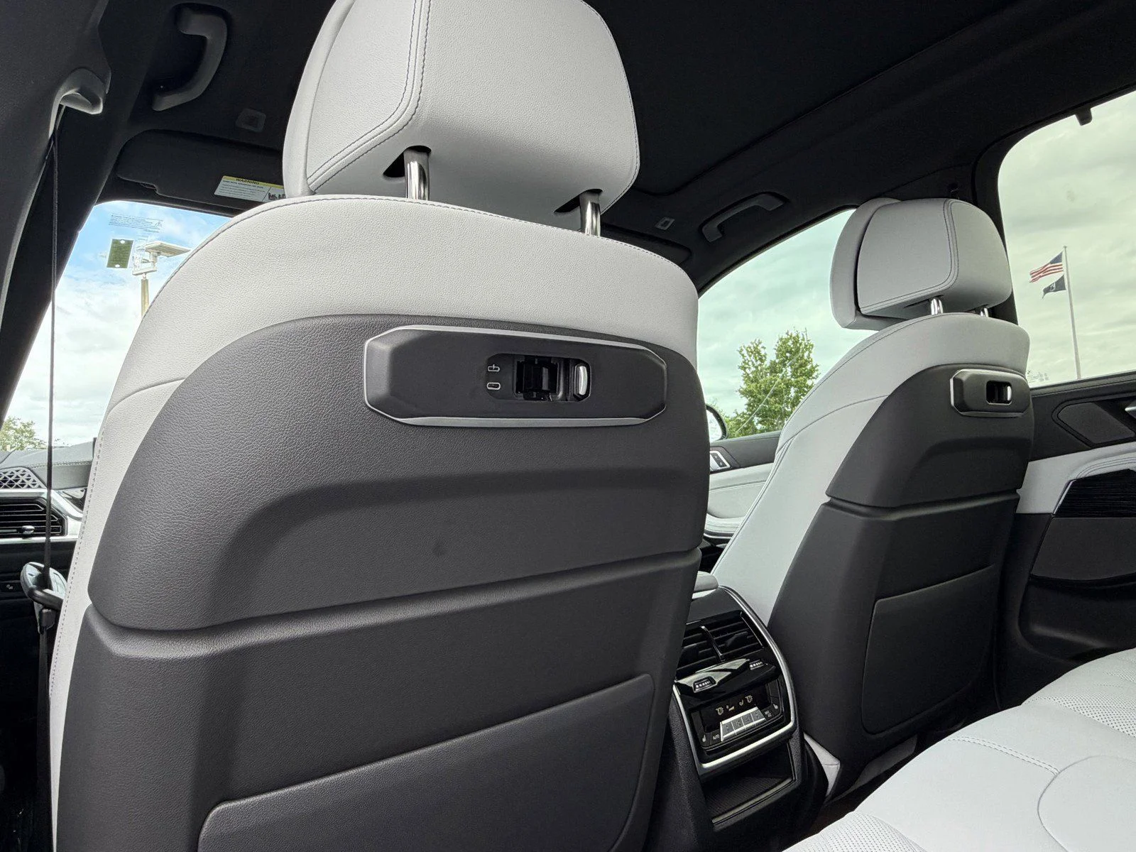 New 2026 Black Sapphire Metallic BMW xDrive40i image 21