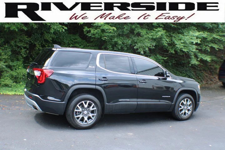Certified Used 2022 Ebony Twilight Metallic GMC SLE image 2