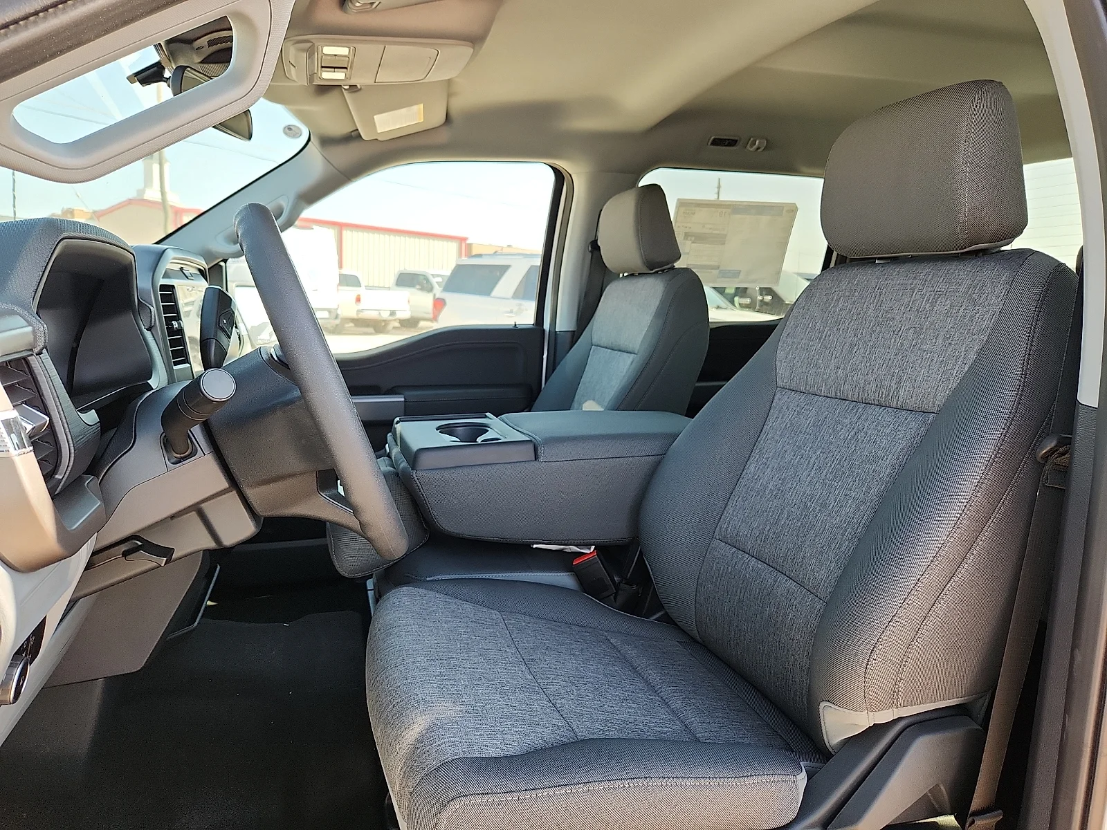 New 2026 Oxford White Ford XLT image 17