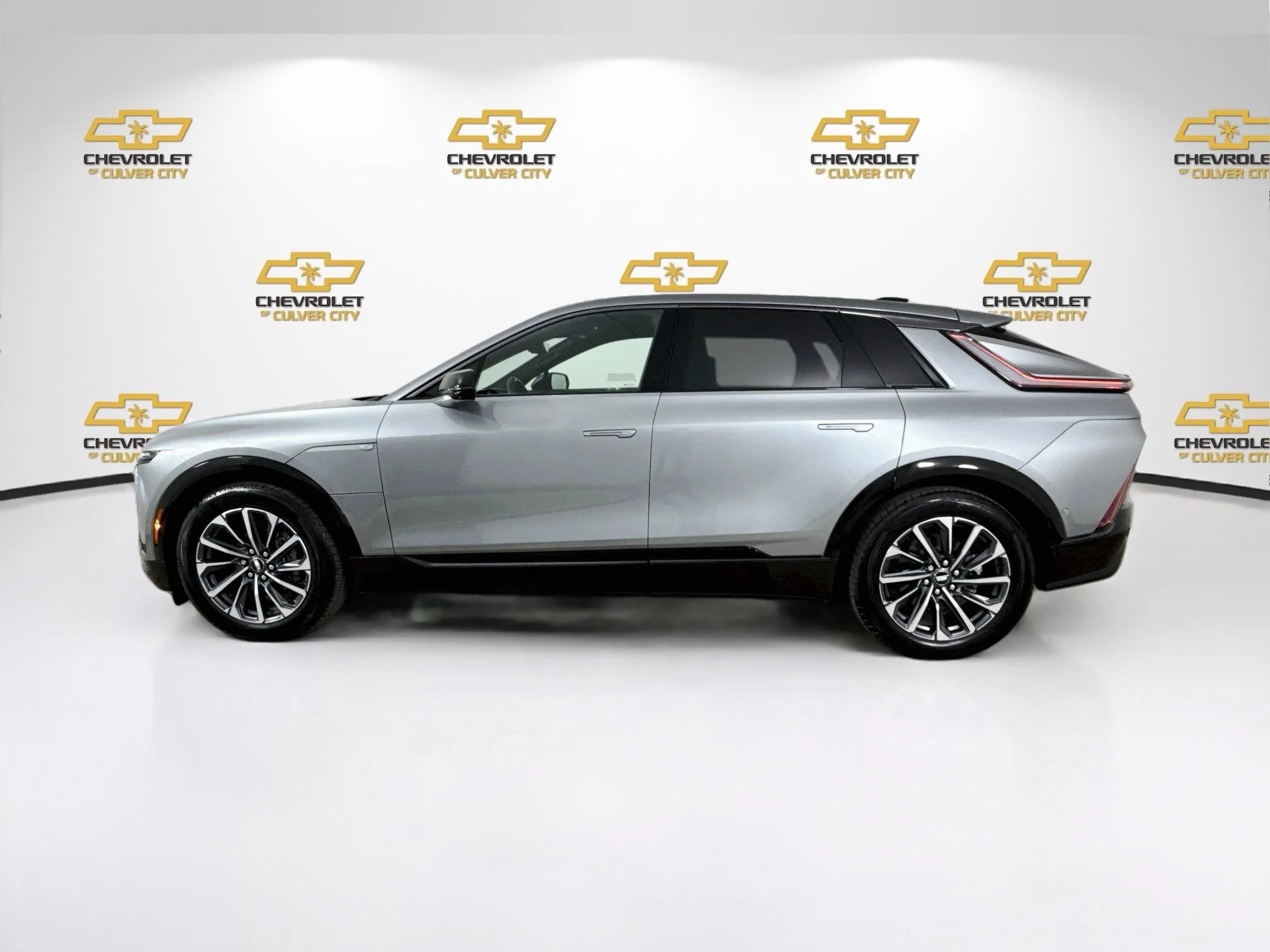 Used 2024 Argent Silver Metallic Cadillac Sport 3 image 5