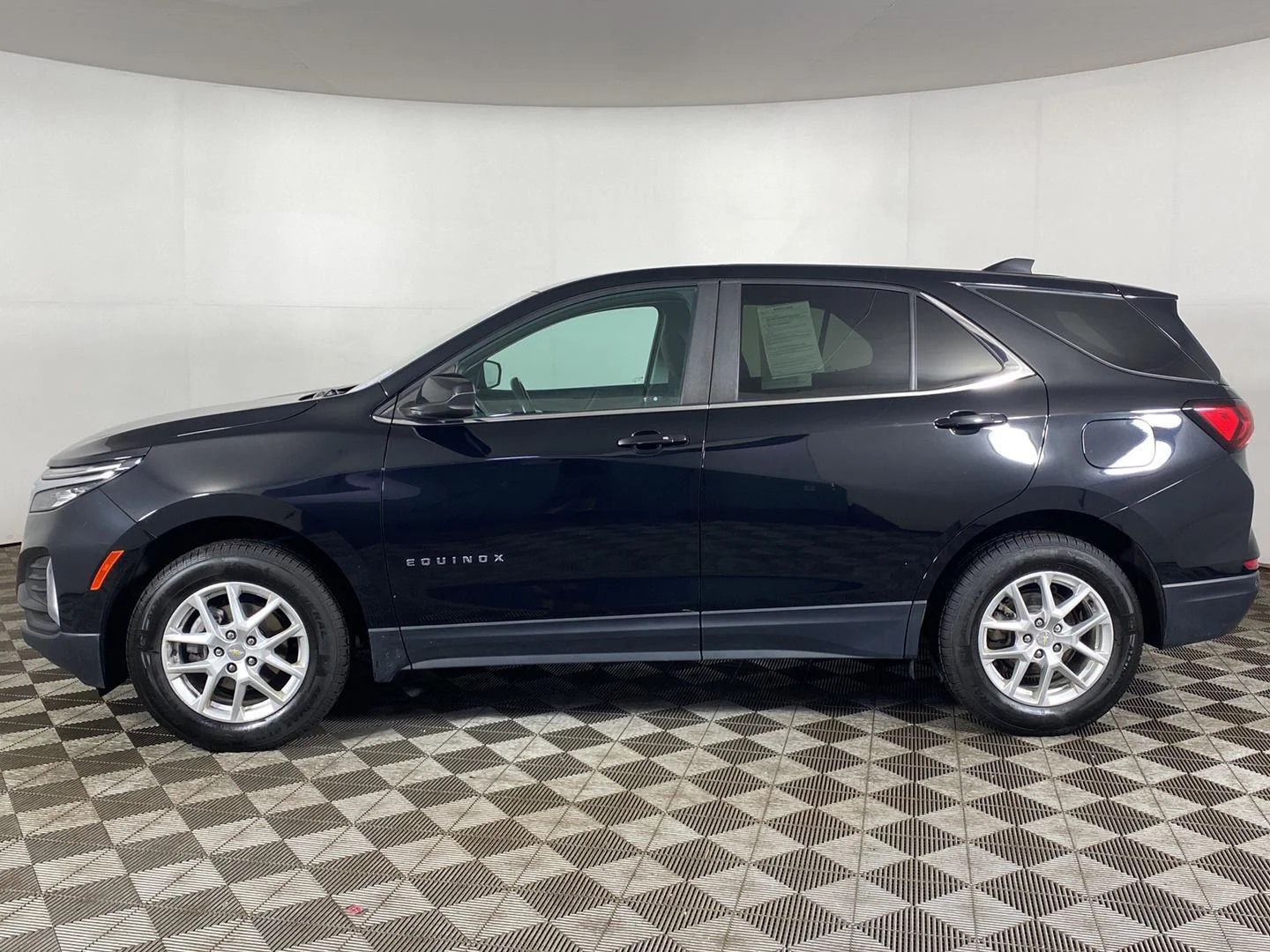 Used 2022 Mosaic Black Metallic Chevrolet LT image 27