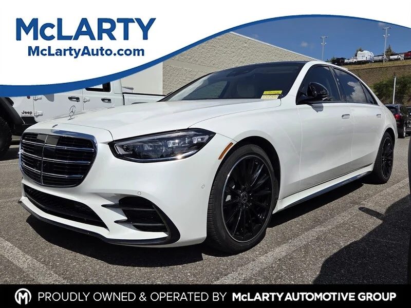 Used 2025  MERCEDES-BENZ S 580E image 1