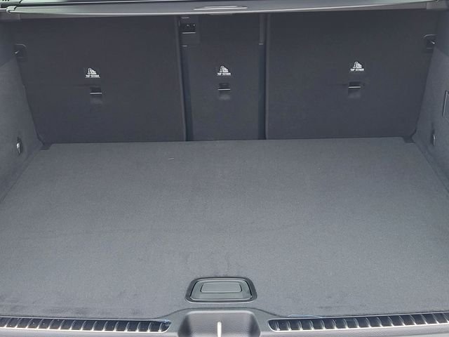 New 2026 MANUFAKTUR Moonlight White Metallic Mercedes-Benz GLC 43 AMG® image 14