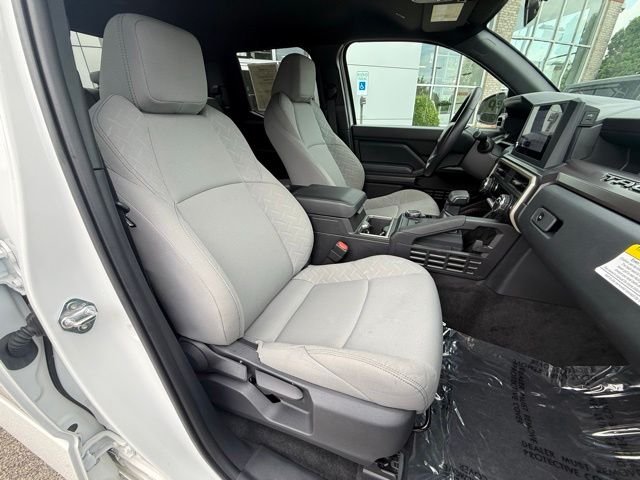 2025 Toyota Tacoma SR5 - Photo 26