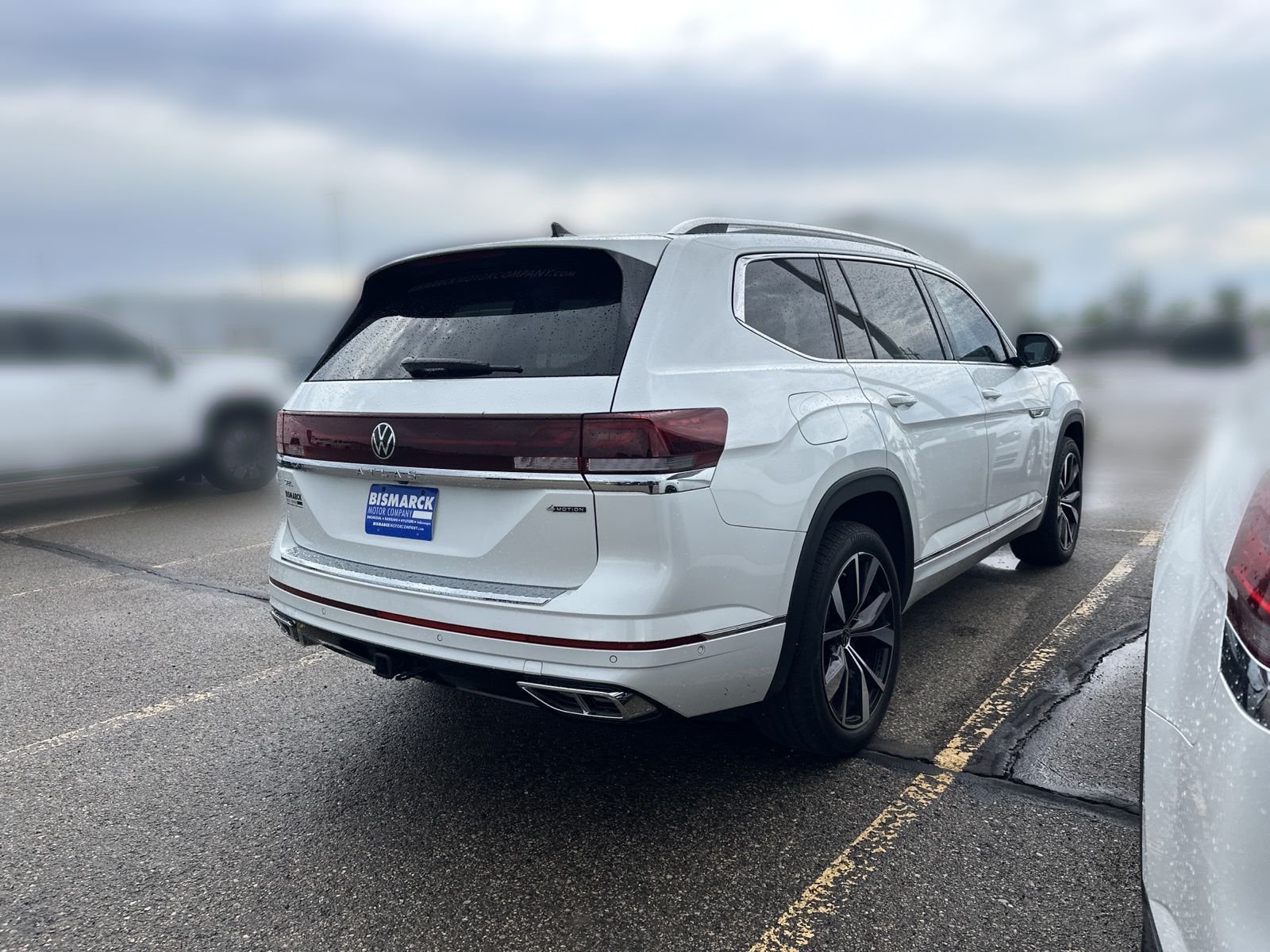 Certified Used 2024 White/off-white Volkswagen 2.0T SEL Premium R-Line image 3