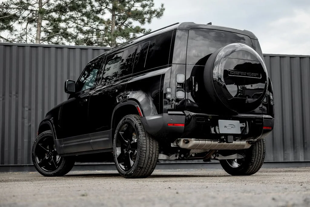 New 2026 Santorini Black Land Rover S image 2