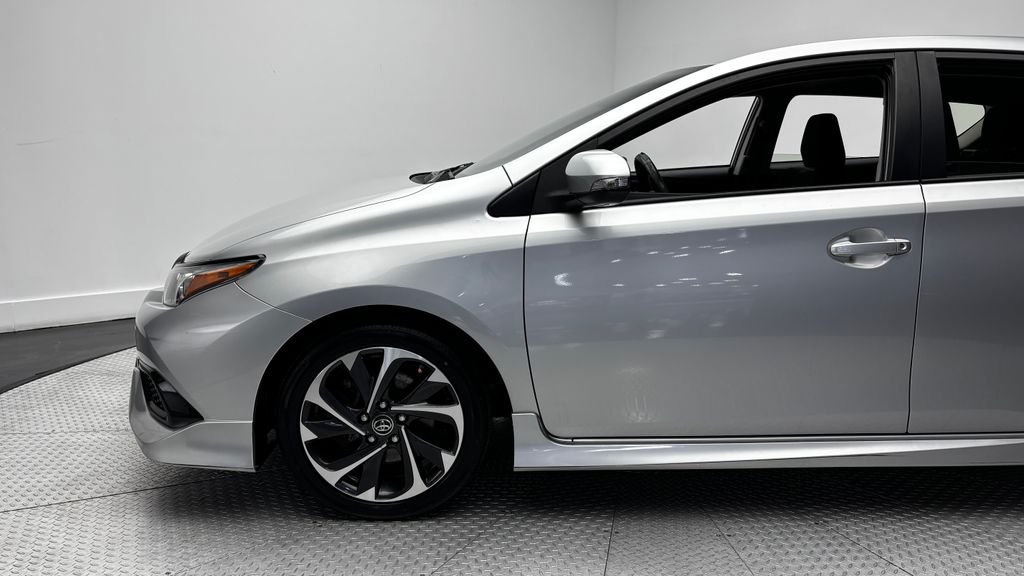 Used 2017 Silver Toyota Base image 4