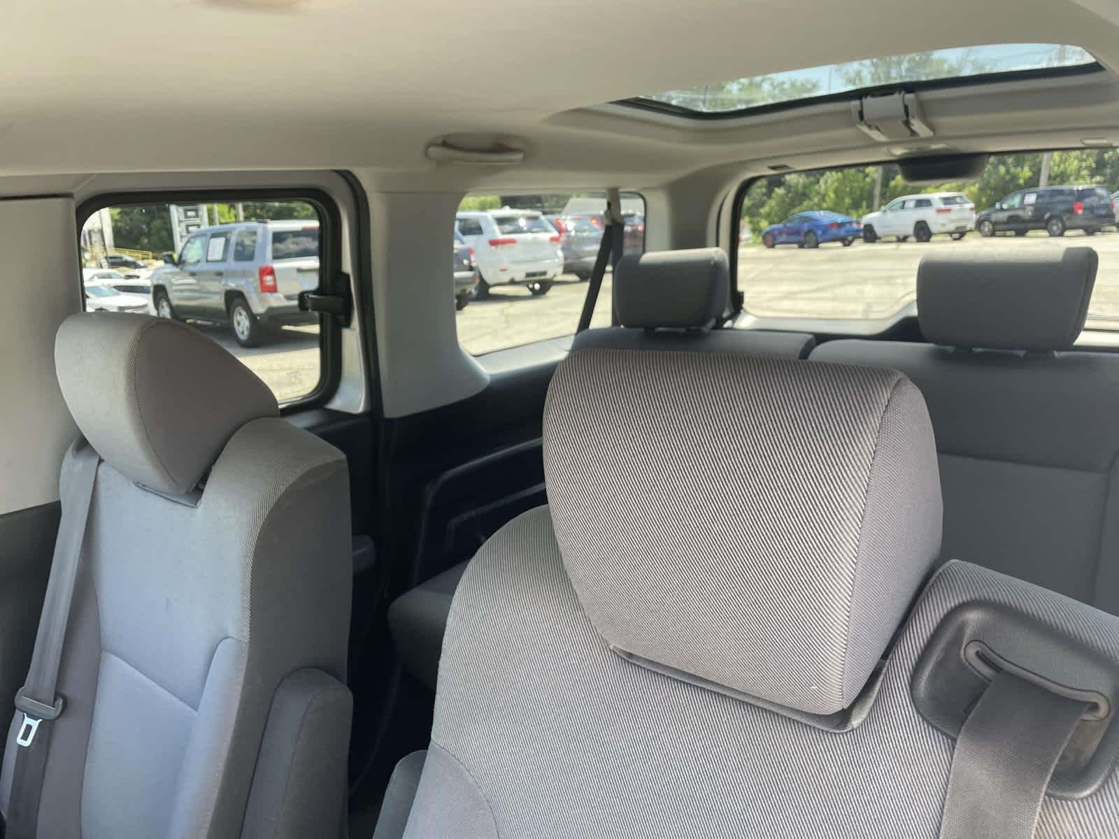 Used 2008 Alabaster Silver Metallic Honda EX image 5