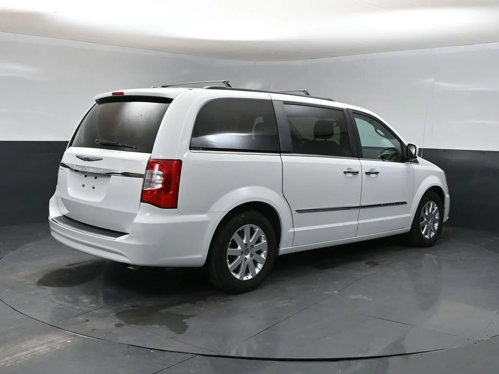 Used 2016 Chrysler Town & Country Touring with VIN 2C4RC1BG2GR138296 for sale in McPherson, KS
