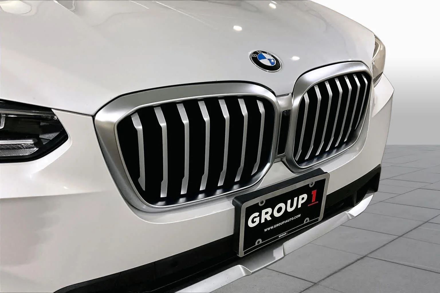Used 2022 Mineral White Metallic BMW xDrive30i image 62