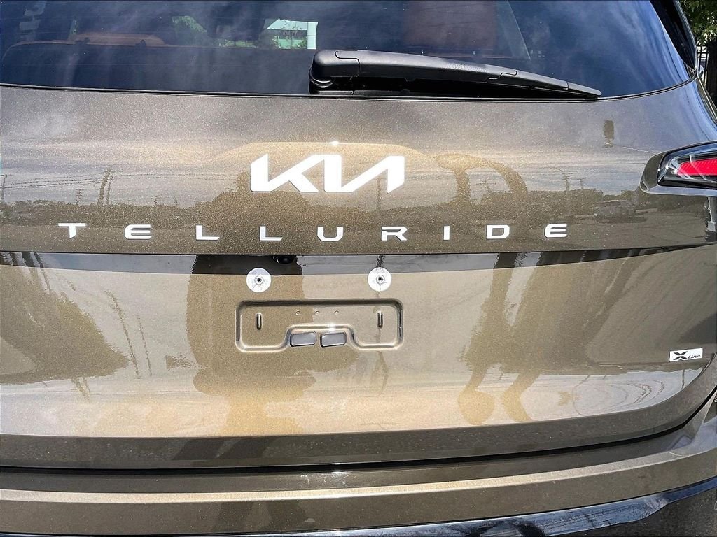 Used 2024 Green Kia EX X-Line image 30