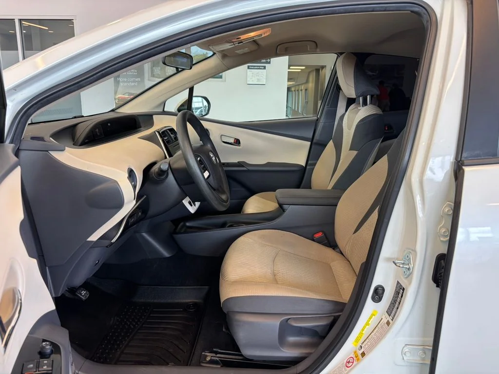 Used 2016 White Toyota Two image 15