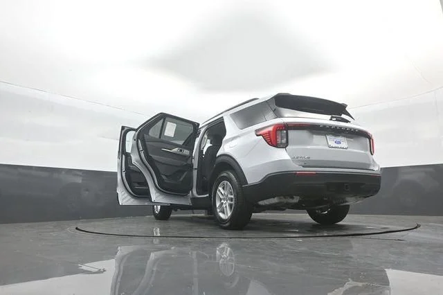 New 2026 Space White Metallic Ford Active image 44