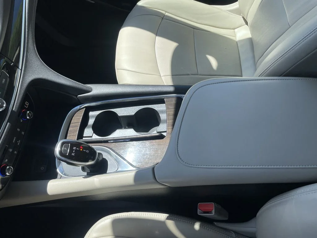 Used 2020 Dark Moon Blue Metallic Buick Essence image 24