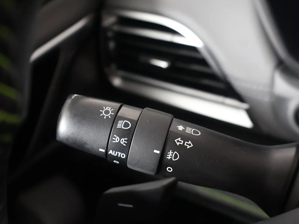 Used 2025 Black Subaru Onyx Edition image 41