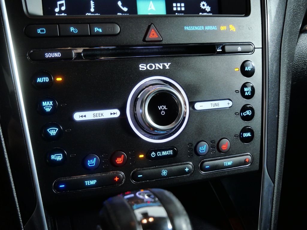 Used 2018 White Ford Limited image 14
