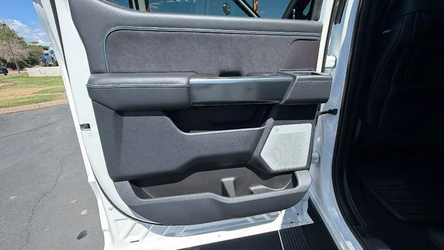 2026 Ford F-450 Super Duty Platinum - Photo 15