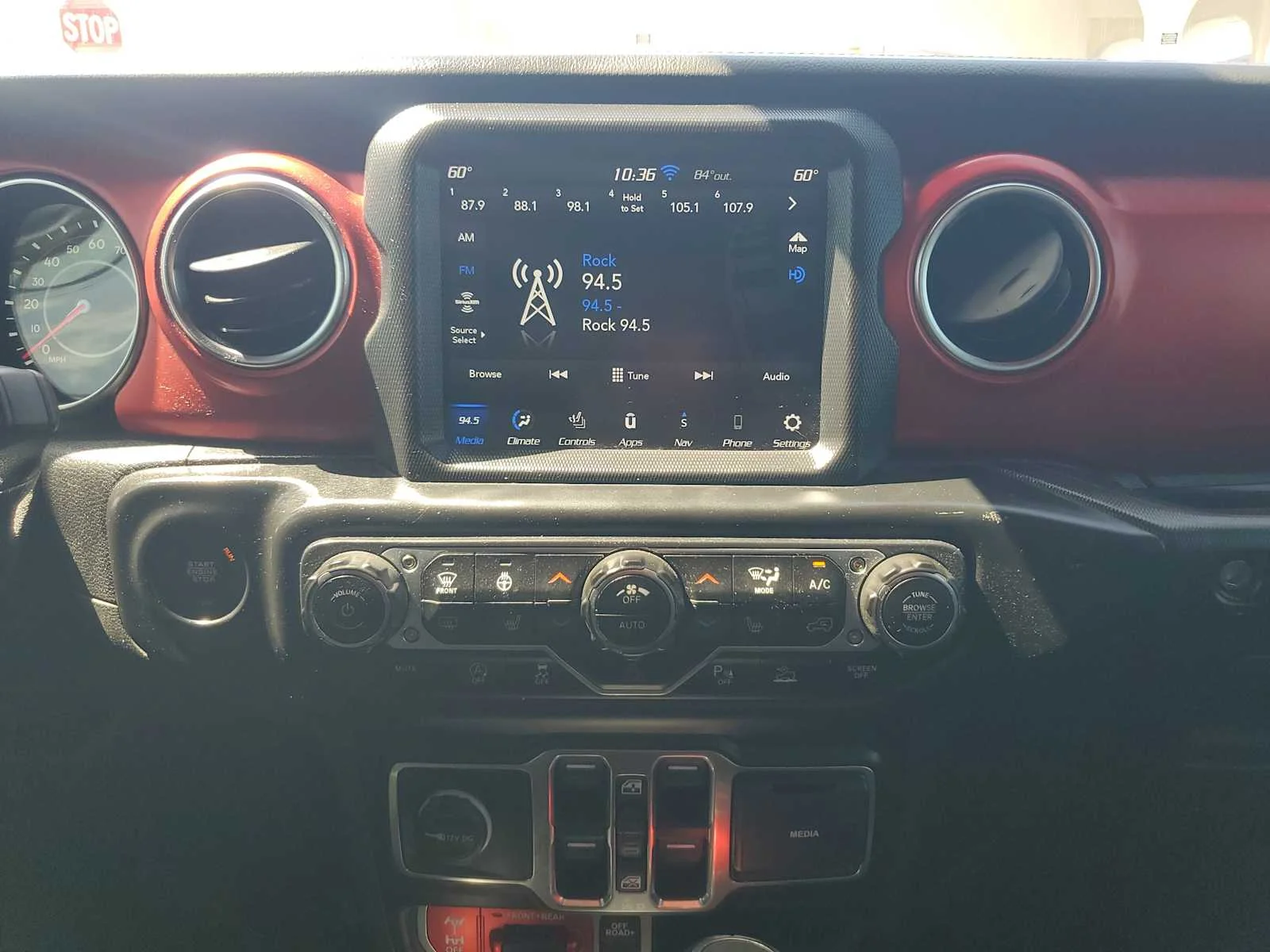 Used 2021  Jeep Unlimited Rubicon image 18