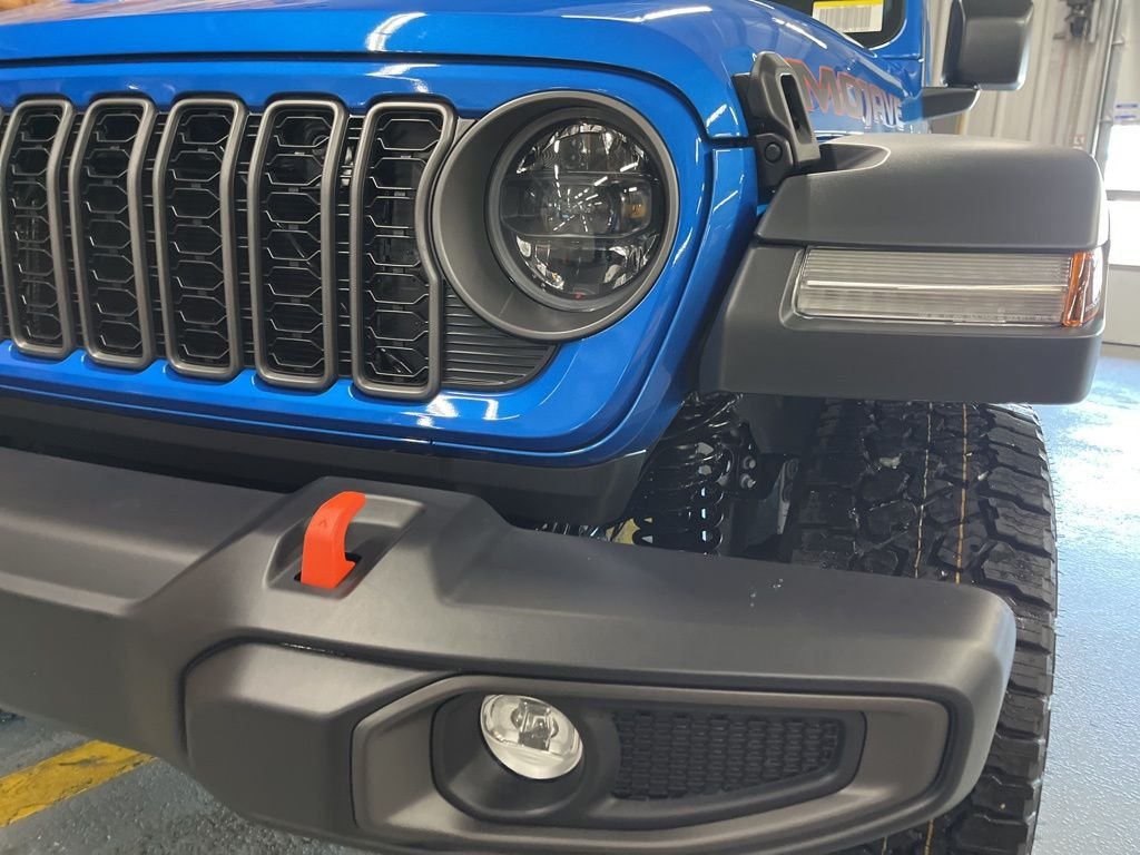 New 2026 Hydro Blue Pearl-Coat Exterior Paint Jeep Mojave image 12