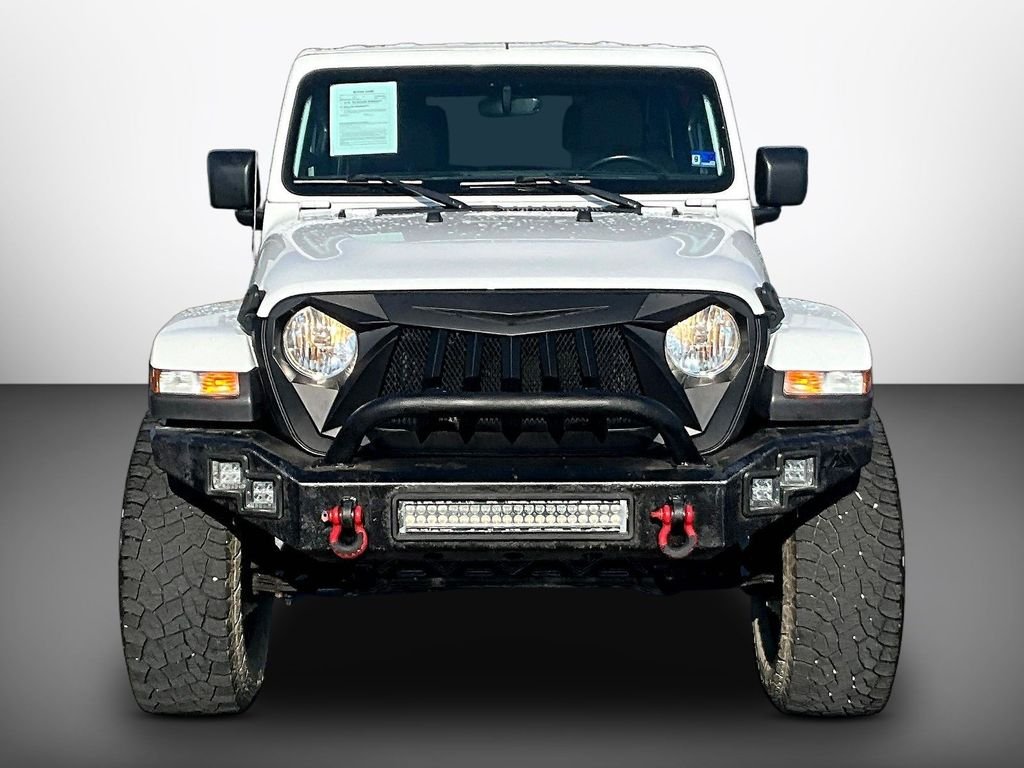Used 2022 White Jeep Unlimited Sahara image 2