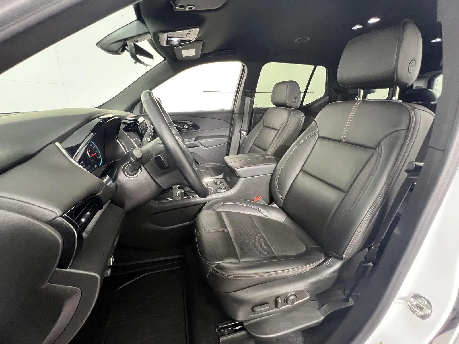 Used 2023 Summit White Chevrolet RS image 2