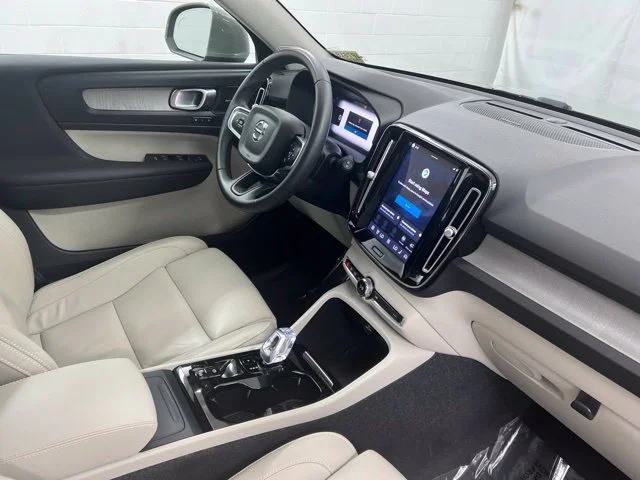 Used 2023 Green Volvo Ultimate image 24