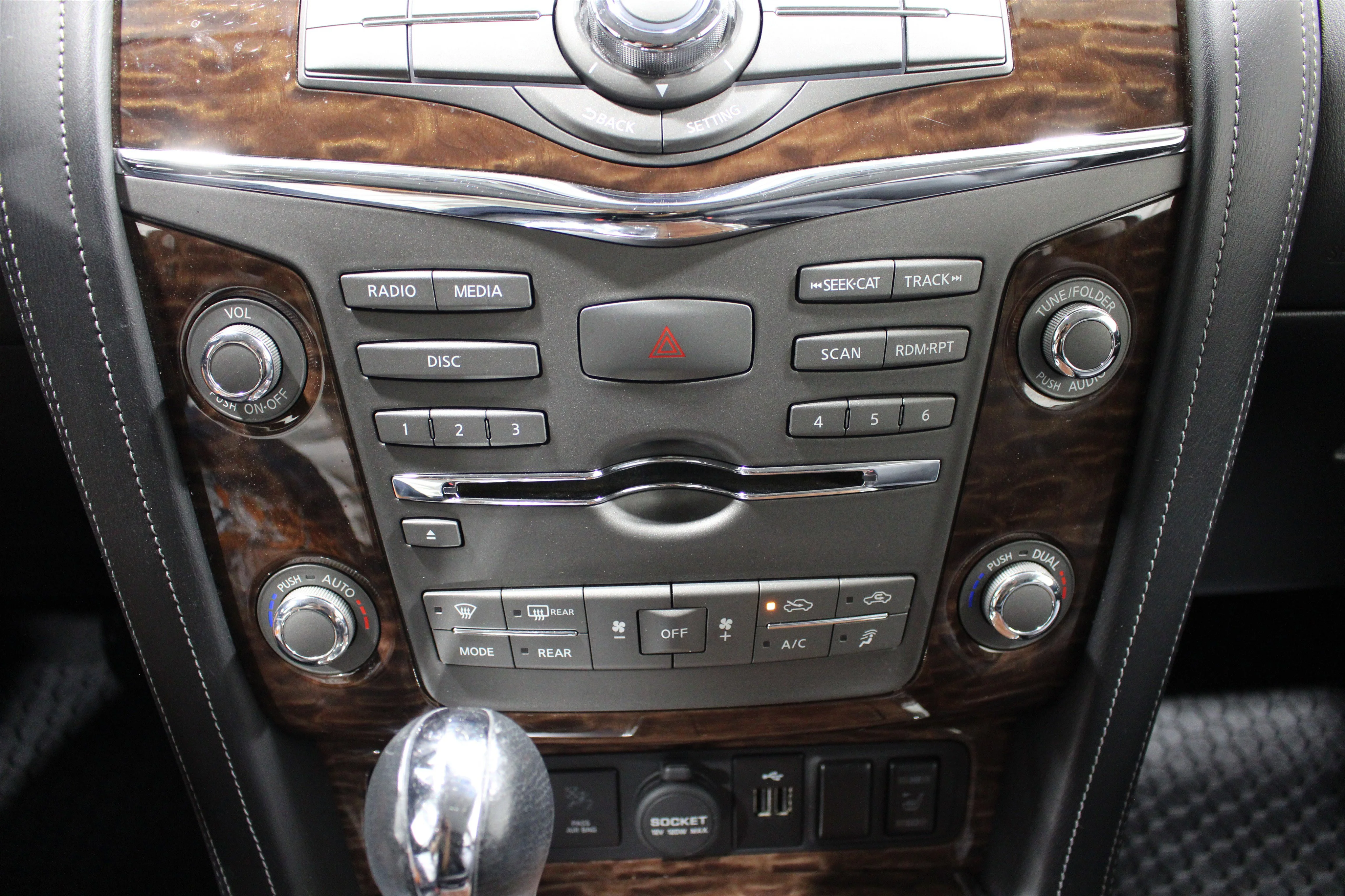 2020 Nissan Armada SL - Photo 17