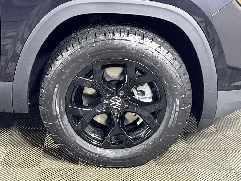 New 2026 Deep Black Pearl Volkswagen Peak Edition image 23