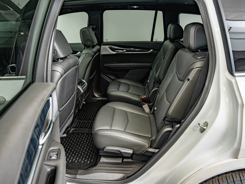 Used 2025 Crystal White Tricoat Cadillac Premium Luxury image 33